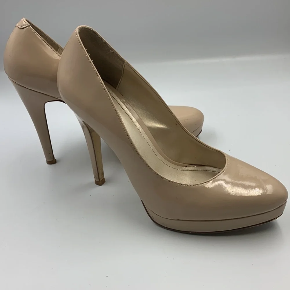 Nude high heel pumps. - Picture 2 of 5